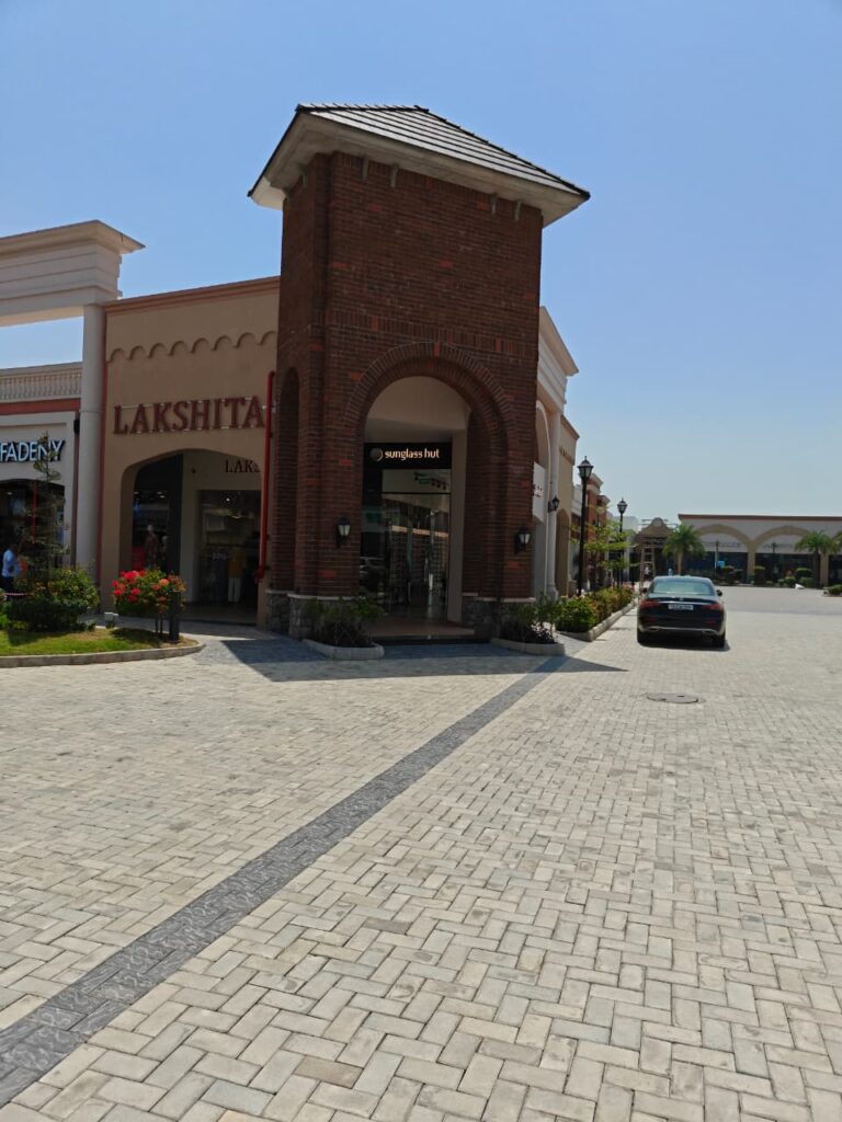 Sunglass Hut – Countryside, Manawala, Amritsar
